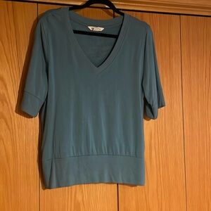 Athleta V-neck short sleeve sweater size large.